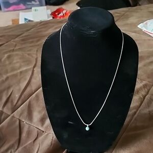 Elegant single pearl necklace